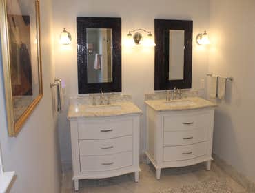 Master bathroom his/hers
