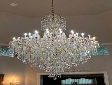 Installing chandelier light