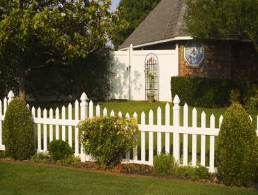 Future Outdoors Vinyl Fences Future Outdoors provides fence installations of many different styles and colors of vinyl fences. These fences are made of