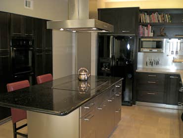 Gourmet Custom Kitchen Design This spectacular kitchen design and renovation of a Old Braes Oaks house includes all new cabinetry and countertops with 
