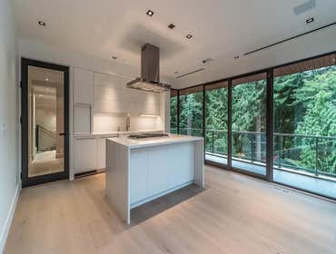 Photos by Kitchen Renovation Vancouver - Custom Kitchen Remodeling, Cabinets, Countertops & Luxury Kitchen Renovations #1