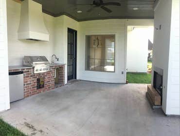 Outdoor Kitchen