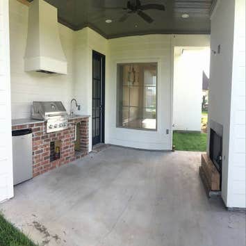 Outdoor Kitchen