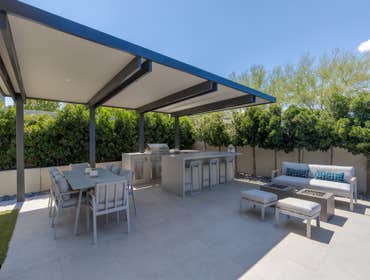 Cantilever 4K Aluminum Solid Roof.