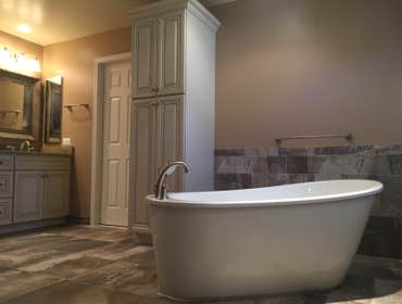 freestanding tub