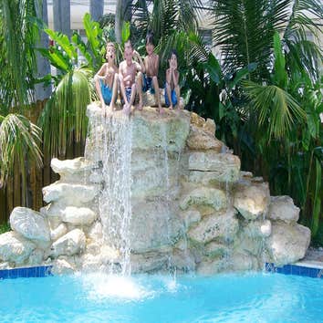 Photos from DoLPhin Pools & Spas Inc