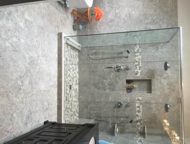DOUBLE SHOWER BATH: Thornton, PA
