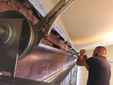 North Hollywood Garage Door Springs Repair