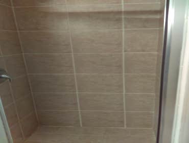 Beverly Hills Shower Tile