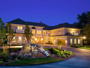 Barenz Builders, Inc Project For over a quarter of a century, Barenz Builders has been a Wisconsin custom home builder building homes graced with the q