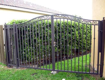 Photo(s) from NATIONAL FENCES OF MIAMI,INC Fences