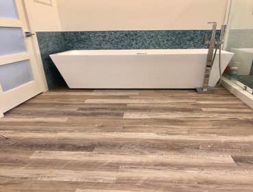 Modern free standing Tub