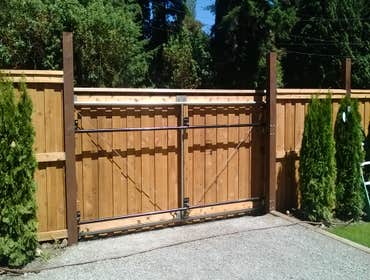 Custom rolling gate