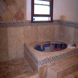 Tiled Shower & Garden Tub 0