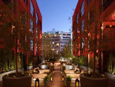 Cleo Redburry hotel