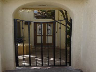 Reverse Arch entry gate