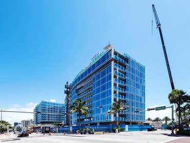 THE SURF CLUB FOUR SEASONS HOTEL AND RESIDENCES