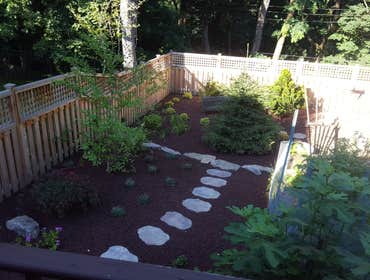 Small Fenced Yard in Pittsburgh, PA Small fenced in yard redesign with existing fencing.
