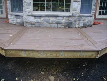 Mechanicsburg Deck Some times even the nicest homes begin to loose their value as their exterior components age. That was the case with this Mechanics