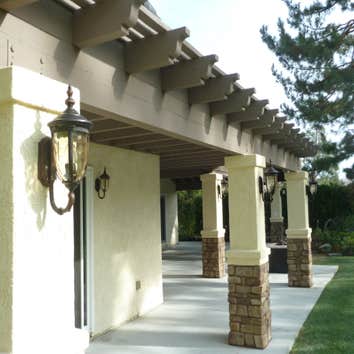 Lattice and column detail