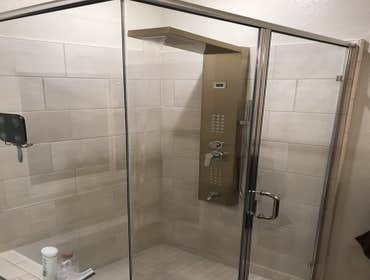 Installation Shower Panel