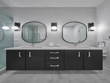 Bucktown - Bathroom