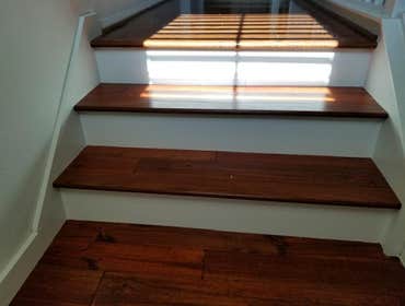 LAMINATE FLOOR