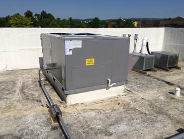 Sonic Frederick, MD 7.5 ton Carrier gas/electric RTU for kitchen area.
Frederick Sonic.