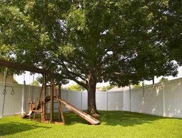 Future Outdoors Vinyl Fences Future Outdoors provides fence installations of many different styles and colors of vinyl fences. These fences are made of