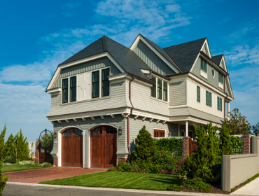 Town Houses: Shingle-style Beach House