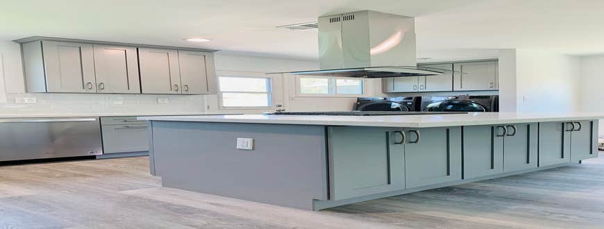 Grey Shaker Kitchen Semi Custom Cabinets, Grey Shaker, Pull-Outs, SPC Vinyl Plank flooring, Quartz Countertops
