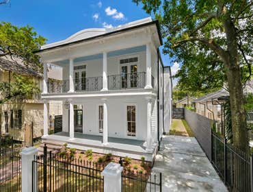 Nashville Ave. Stunning double gallery single family home located off of Nashville Ave. built by Castillo Builders