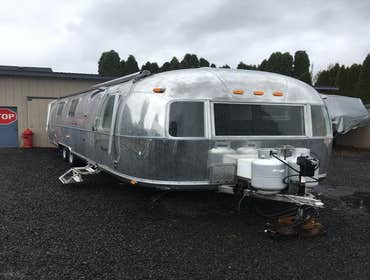 Photos by Sandstrom Pacific LLC Complete remodel of classic, 1981 Airstream 32-foot travel trailer.