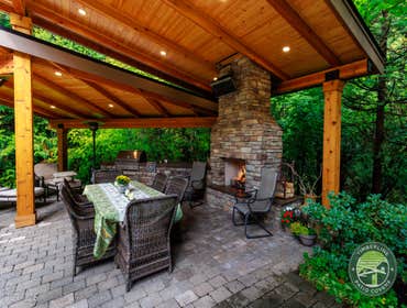 Austin Project This outdoor living project was designed to create a seamless, comfortable, and highly functional backyard entertainment space. The inst