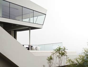 Mulholland Drive House-2005 I worked on the main design massing form with Arshia back in 2005. This was a NULL-LAB design back then.