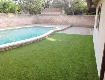 Backyard turf pavers retaining wall planter - Encino