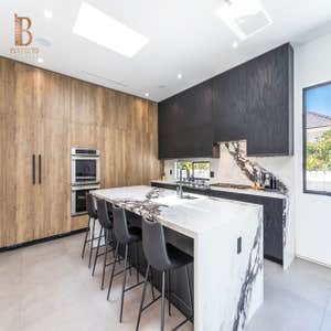 Modern Kitchen Renovation This remodel was done during 2018. We had to help the client design and update their modern kitchen.