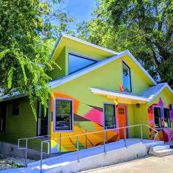 E 7th St Art Studio