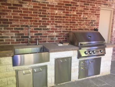 Outdoor Kitchen