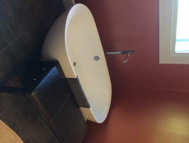 Lynn's bathroom