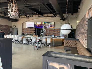 Kenwood's Kitchen & Tap - Costa Mesa, CA Full-service restaurant construction and interior buildout for Kenwood’s Kitchen & Tap in Costa Mesa. This pro