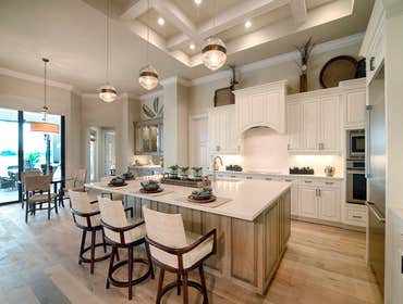 Transitional Kitchen Islanad