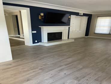 Large-Sized Water Damage Rebuild This project involved comprehensive restoration after water damage, including:
✔ Cabinet rebuilding
✔ Drywall replacem