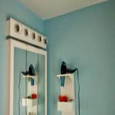 bathroom fixed walls and ceill