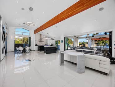 Estrella Project More than just a gazebo, this project captures the indoor-outdoor living that makes Southern California such a great place to live.
T