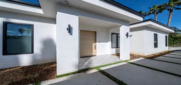 La Family Builders