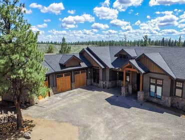 Custom Plans Carpenter Residence. Sisters Oregon. Carpenters wanted to take advantage to beautiful views of the Cascade Mountain Range.