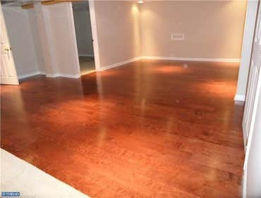 Floating floor in a basement