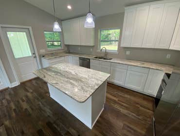 Hilliard - 3 bed 2 bath 2 car garage 3 bed 2 bath 2 car garage