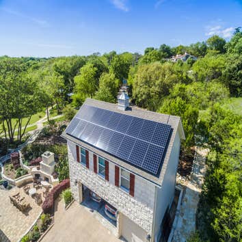 Las Lomas Location: West Lake Hills
Install Date: November, 2015
System Size: 6.2kW
Panel Type: SunPower 345W
Solar Contribution: 40%